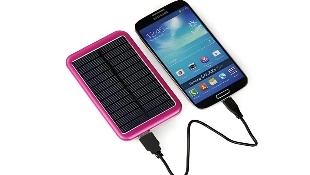 भारत का पहला सोलर मोबाइल: बिना चार्जर के चलेगा फोन