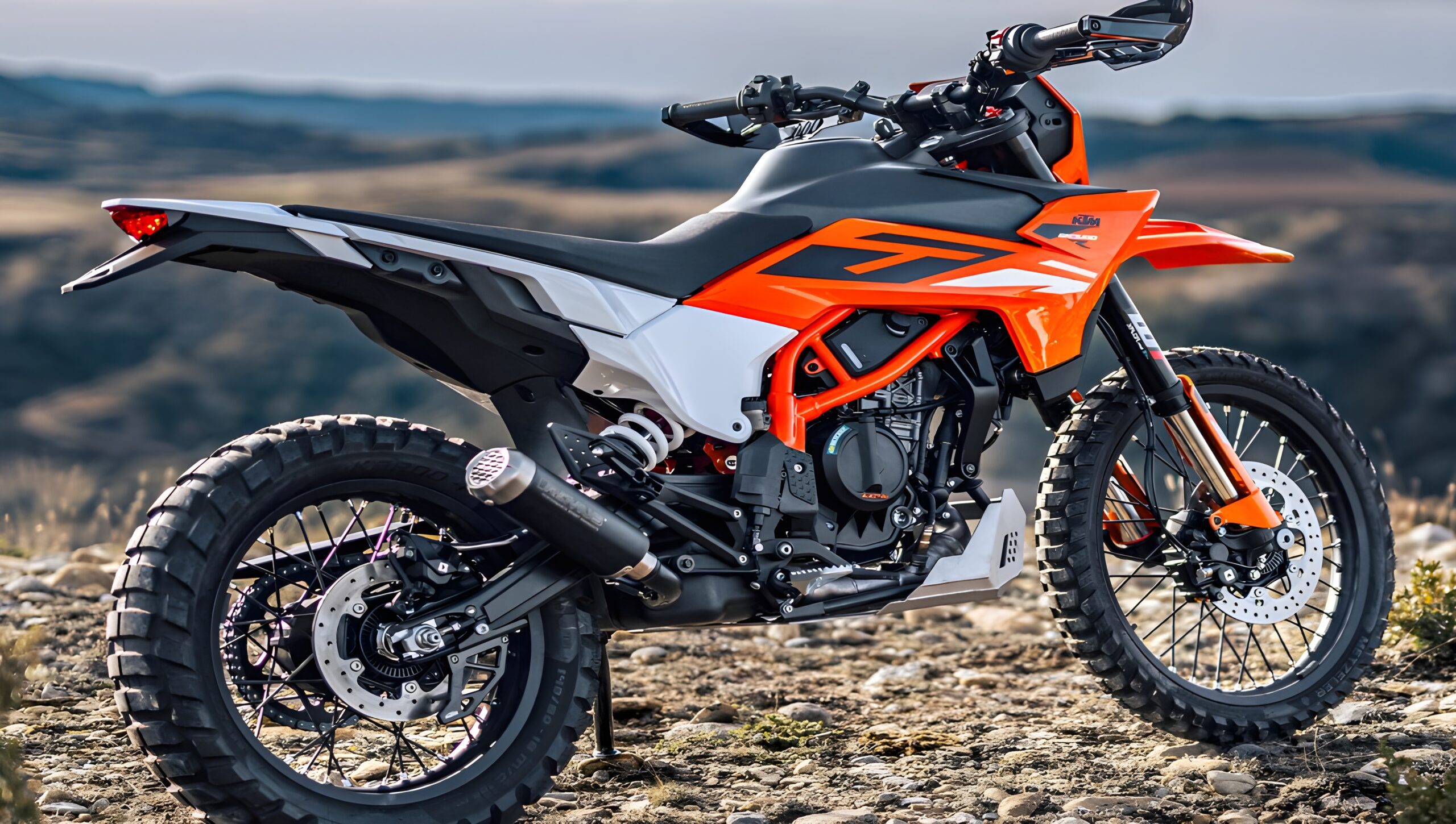KTM 390 Enduro R: भारत में जल्द आ रही है दमदार एडवेंचर बाइक, जानें सब कुछ