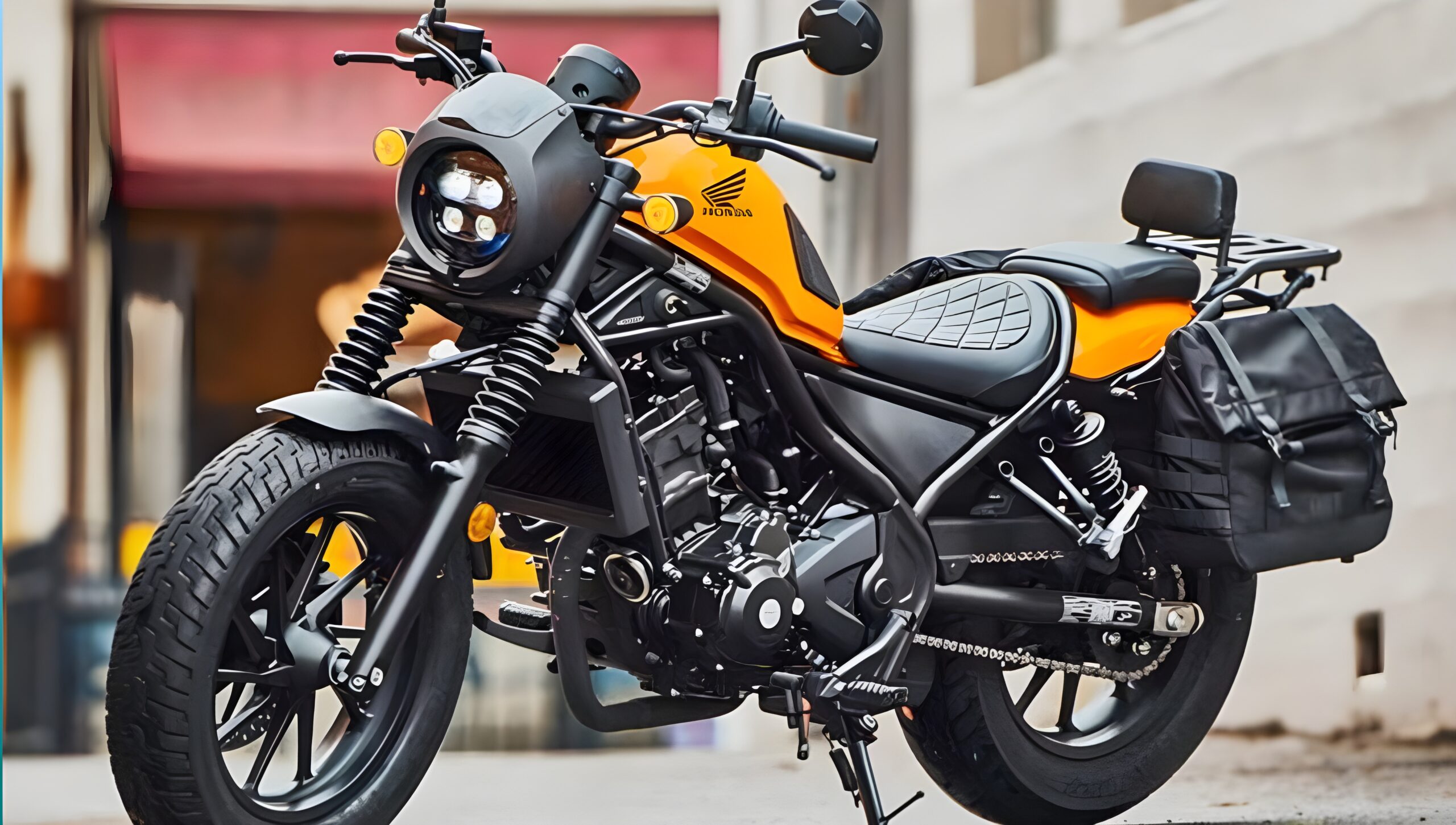 2026 Honda Rebel 300: अब क्लच दबाने की झंझट खत्म, आया है E-Clutch वाला नया जमाना