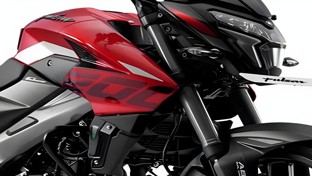Bajaj Pulsar NS200 की नई कीमत आई सामने - अब पहले से भी ज्यादा पावरफुल और स्टाइलिश