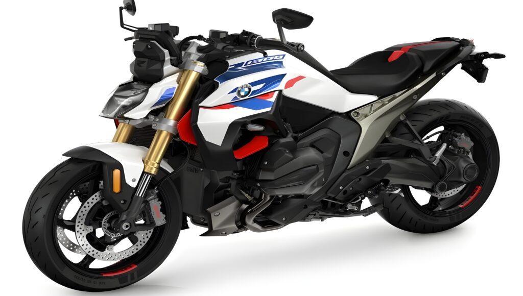 BMW R1300R या CFMoto 675NK? 2026 की सबसे खतरनाक बाइक का खुला मुकाबला