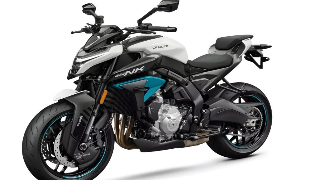 BMW R1300R या CFMoto 675NK? 2026 की सबसे खतरनाक बाइक का खुला मुकाबला