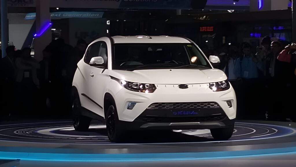 Mahindra eKUV100: इतनी सस्ती इलेक्ट्रिक कार कि जानकर आप भी हैरान रह जाएंगे