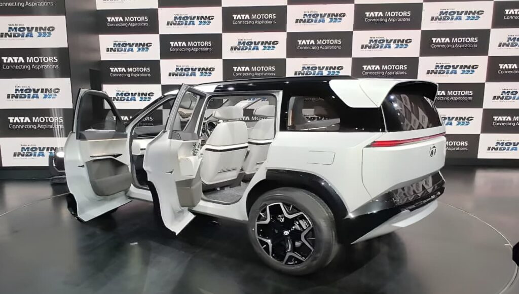 Tata Sierra 2025: 11.49 लाख में ऐसी SUV जिसकी वापसी ने मार्केट हिला दी!